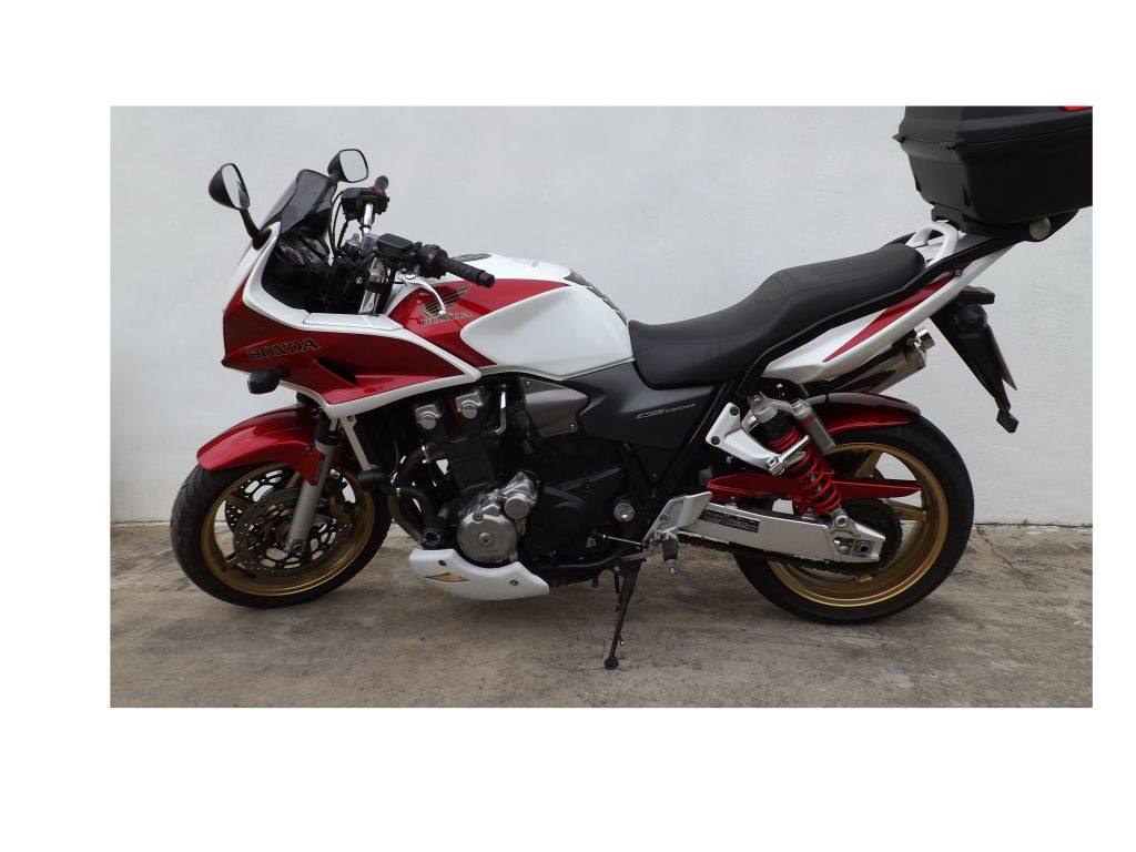 Pyramid Plastics ピラミッドプラスチック リアフェンダー(チェーンガード付)(Hugger with chainguard) CB1300 2003-2011 HONDA ホンダ リアフェンダー フェンダー関連 外装|ウェビック 店