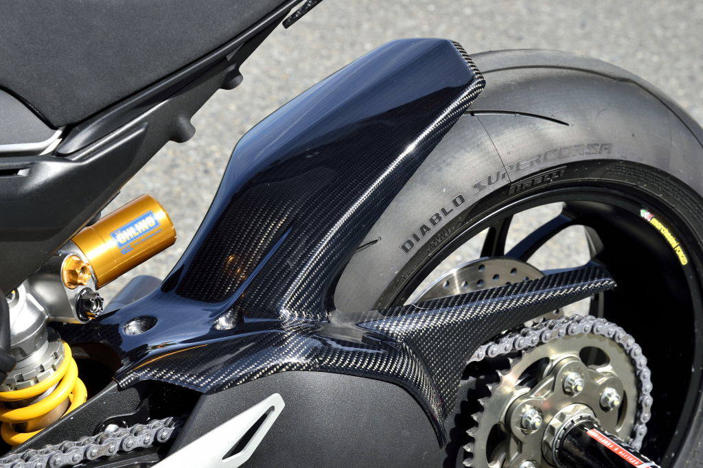 Magical Racing マジカルレーシング リアフェンダー Panigale V4R DUCATI ドゥカティ フェンダー関連 外装 タイプ：綾織カーボン / MagiVeilセラミックコーティング：あり｜ウェビック　店