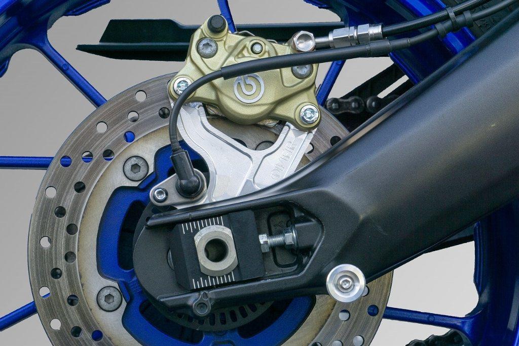 OVER オーヴァー リアキャリパーサポート ブレンボ2P用 MT-09 MT-09TRACER XSR900 YZF-R7 YAMAHA ヤマハ キャリパーサポート・ブラケット ブレーキ｜ウェビック　店
