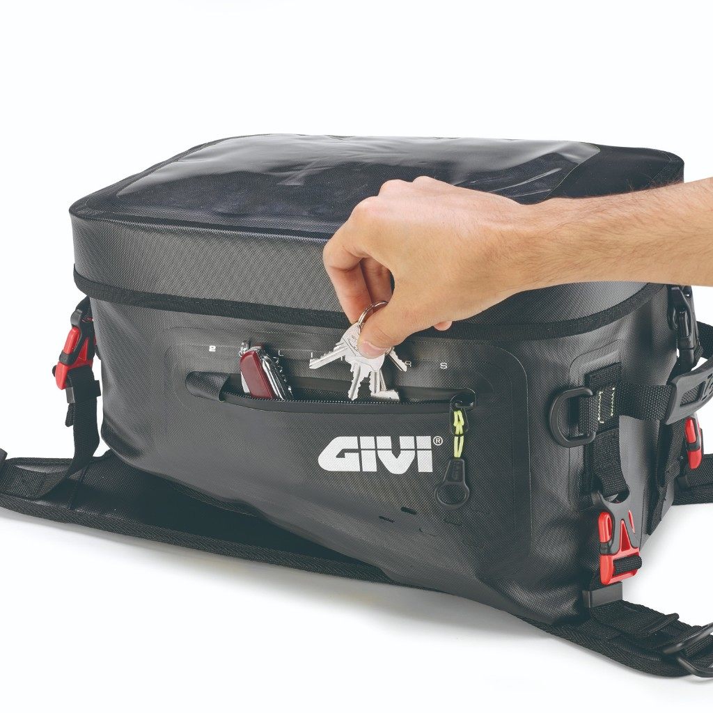 季節のおすすめ商品 GIVI EA144 タンクバッグ ５リットル 防水カバー