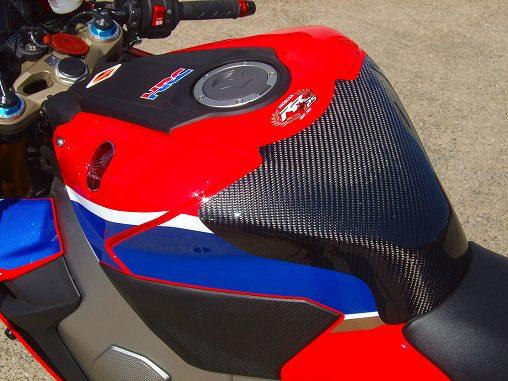 CLEVER WOLF クレバーウルフ タンクプロテクター CBR1000RR HONDA ホンダ タンクカバー タンク関連 外装