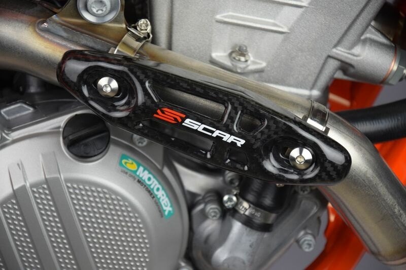 SCAR スカー Carbon Exhaust Protection Universal 超格安価格