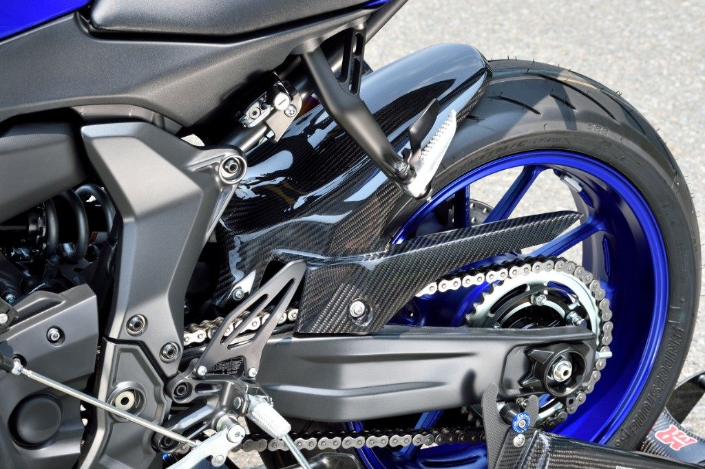 yzf-r25 マジカルレーシング リアインナーフェンダー 綾織カーボン yzf-r25 マジカルレーシング リアインナーフェンダー 綾織