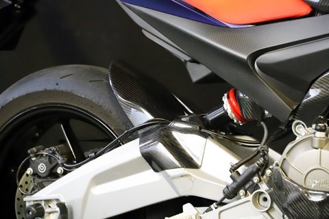 新入荷 アプリリア TUONO レース NB V4 外装 バイク用品はとやバイク