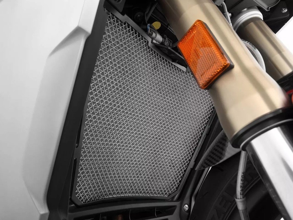 けーた様用　リゾマ　ジェネレーターガード&ウォーターポンプガード　S1000R用 rizoma / リゾマ ウォーターポンプガード 「SHAPE」 BMW S1000RR