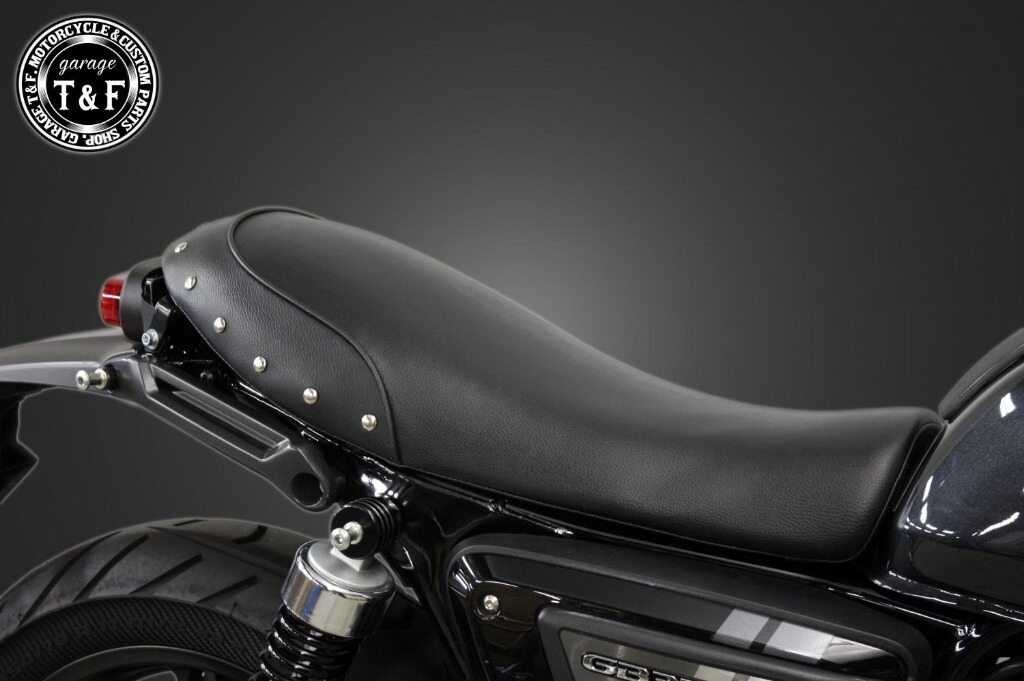 Garage T&F ガレージ スタッド付きフラットシート GB350S HONDA ホンダ シート シート関連 外装｜ウェビック　店 24,024円