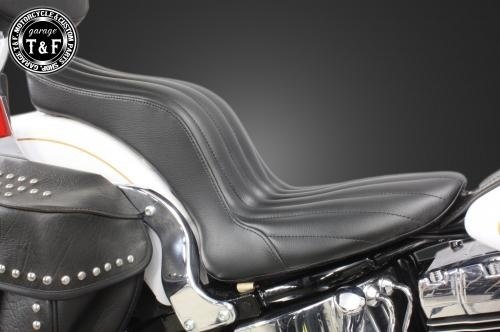 Garage T&F ガレージ 150/MU85タイヤ用ダブルシート HARLEY-DAVIDSON ハーレーダビッドソン シート シート関連 外装｜ウェビック　店