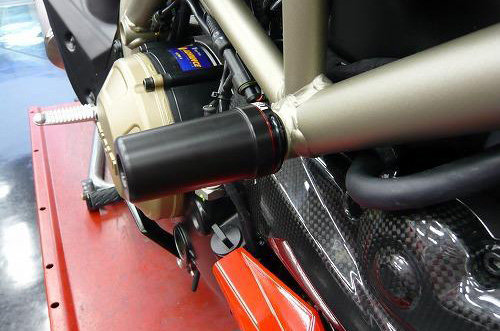 AELLA アエラ フレームスライダー SPORT1000 GT1000 ST2 ST3 ST4 HYPERMOTARD1100/S PAUL SMART1000LE MONSTER1100/S MONSTER1100EVO MONSTER696 MONSTER796 MONSTER S2R1000 S2R S4 S4R S4Rs testastretta MH ムルティストラーダ 1000 DUCATI ドゥカティ フレーム|ウェビック 店
