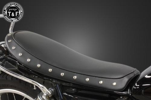 Garage T&F ガレージ スタッド付きスムースシート(Face-7) SR400 YAMAHA ヤマハ シート シート関連 外装|ウェビック 店