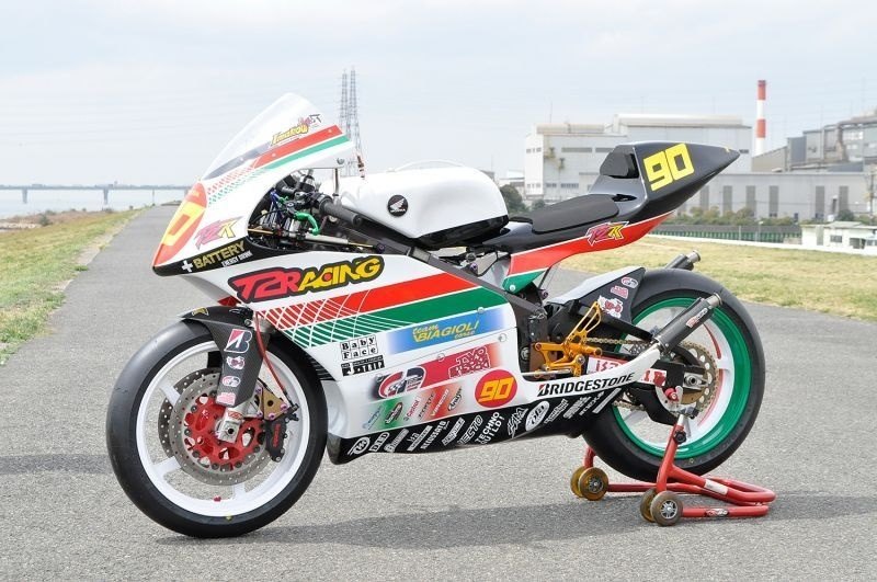 T2 Racing T2レーシング オリジナル フルカウル TYPE-1 レース【復刻 ver.】FRP製[黒ゲル] NSR250 HONDA ホンダ フルカウル・外装セット カウル関連 外装 サイドスタンドカット：有り / アッパーカウルステー：標準セット / スクリーン：スクリーン【TYPE-1】
