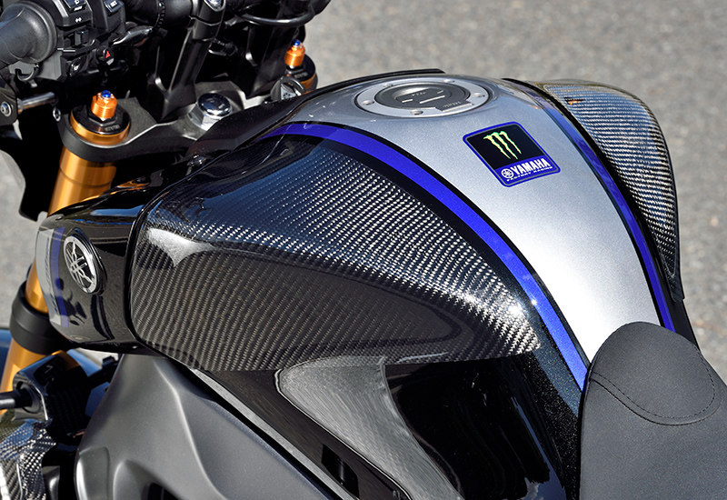 Magical Racing マジカルレーシング タンクサイドパッド MT09 SP YAMAHA ヤマハ タンクパッド タンク関連 外装