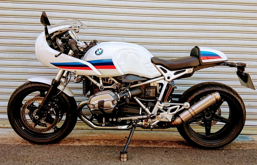 ASAHINA RACING アサヒナレーシング GPフォーミュラフルチタンスリップオン R nine T BMW スリップオンマフラー マフラー サイレンサー長：300mm / エンド部：ラージエンド / オプション専用バッフル：ラージエンド用
