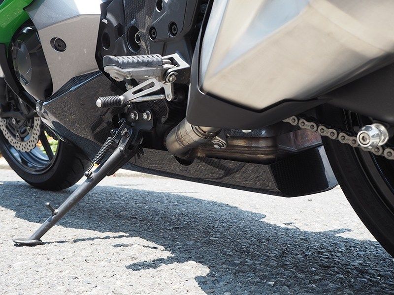 Magical Racing マジカルレーシング アンダーカウル Ninja1000 KAWASAKI カワサキ カウル関連 外装 タイプ：平織／カーボン製 / MagiVeilセラミックコーティング：あり｜ウェビック　店 42,652円