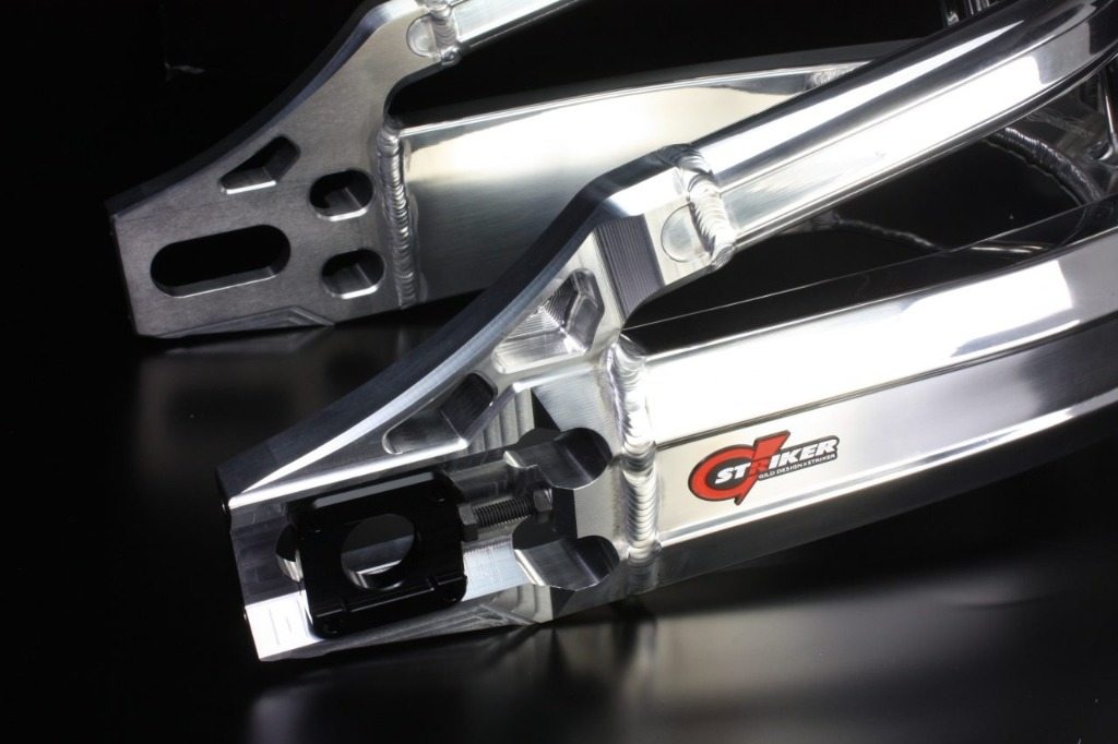 STRIKER ストライカー G-STRIKER スイングアーム パワーディメンション Type-S(スタビ付き) GSX1300R隼 HAYABUSA SUZUKI スズキ 足回り スタンドフック受け:M10 / リアフェンダー取付アダプター:あり / 専用チェーンカバー加工:あり(ブラックアルマイト)|ウェビック 店
