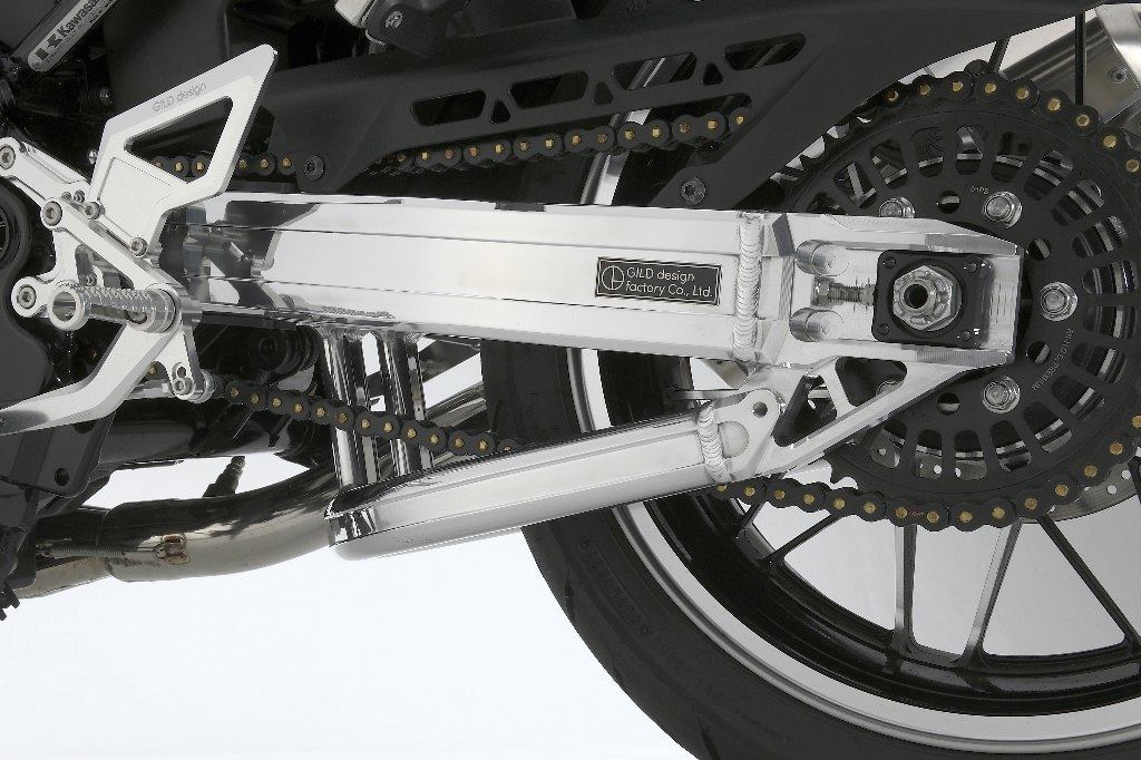 GILD design ギルドデザイン スイングアーム Z900RS KAWASAKI カワサキ 足回り スタビ：あり / 表面処理：セラコート仕上げ / スタンドフック：取付ネジ径M10 / チタンアジャスターボルト：なし / チェーン引きコマ：ハードアルマイト