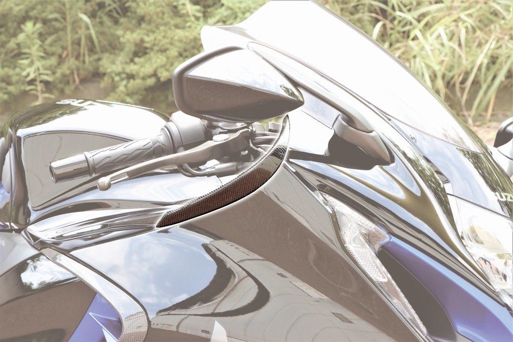 STRIKER ストライカー エアロデザインSAD カーボンメーターサイドフラップ HAYABUSA SUZUKI スズキ サイドカウル・サイドカバー カウル関連 外装｜ウェビック　店