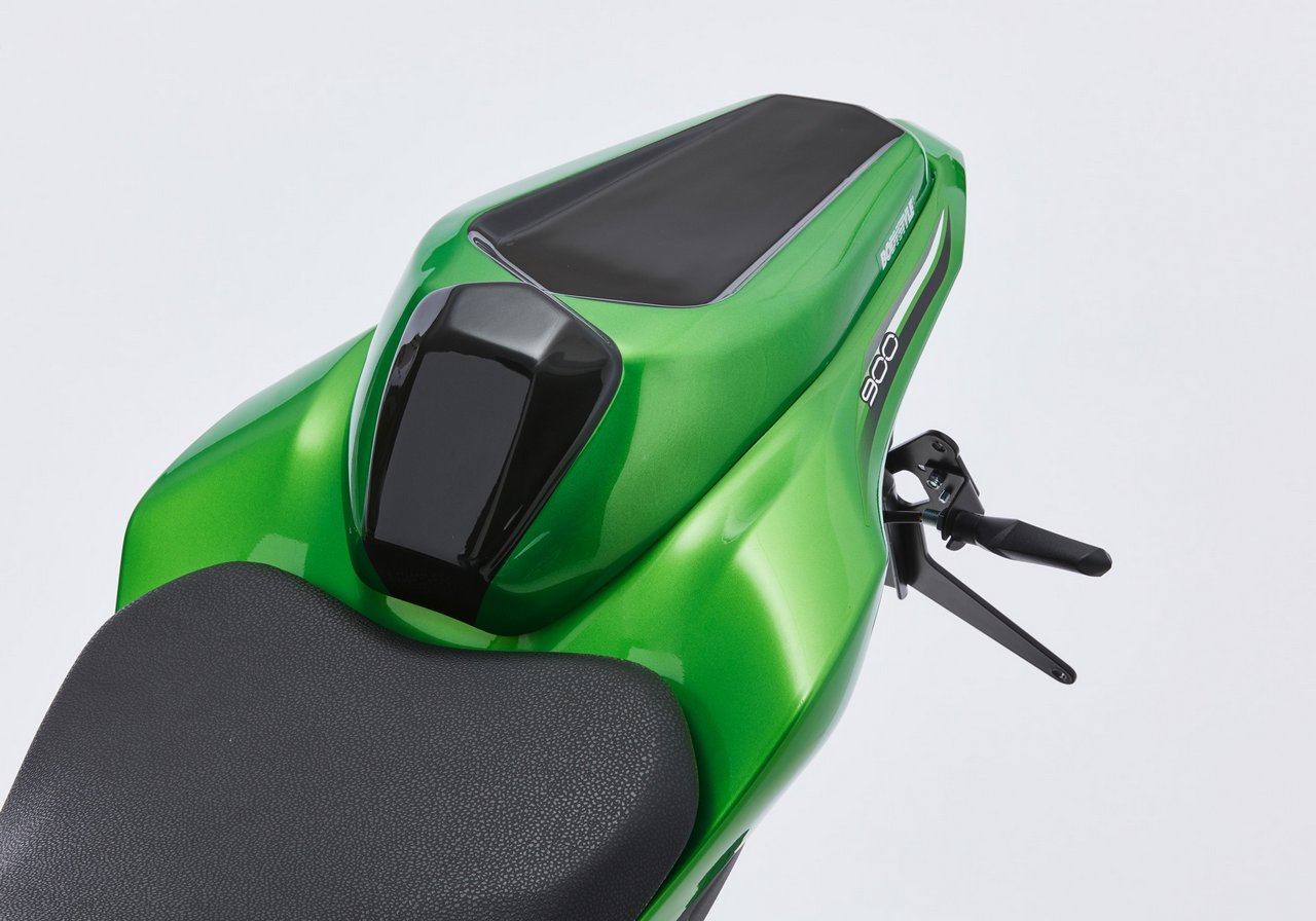 BODY STYLE ボディースタイル スポーツライン シートカバー 【Sportsline seat cover】 Z900 70 kW KAWASAKI カワサキ シングルシートカウル シート関連 外装 カラー：無塗装(unpainted)｜ウェビック　店