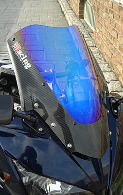 Magical Racing マジカルレーシング バイザースクリーン FZ1フェザー YAMAHA ヤマハ スクリーン 外装 カラー:スモーク / 素材:綾織りカーボン製 / MagiVeilセラミックコーティング:あり|ウェビック 店