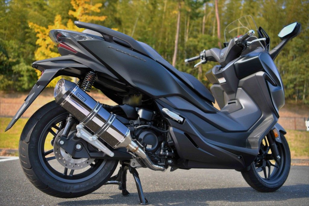BEAMS ビームス GT-CORSA サイレンサー フォルツァMF13E HONDA ホンダ フルエキゾーストマフラー マフラー サイレンサー：SMB(スーパーメタルブラック)／重量(純正6.95kg)：4.6kg｜ウェビック　店