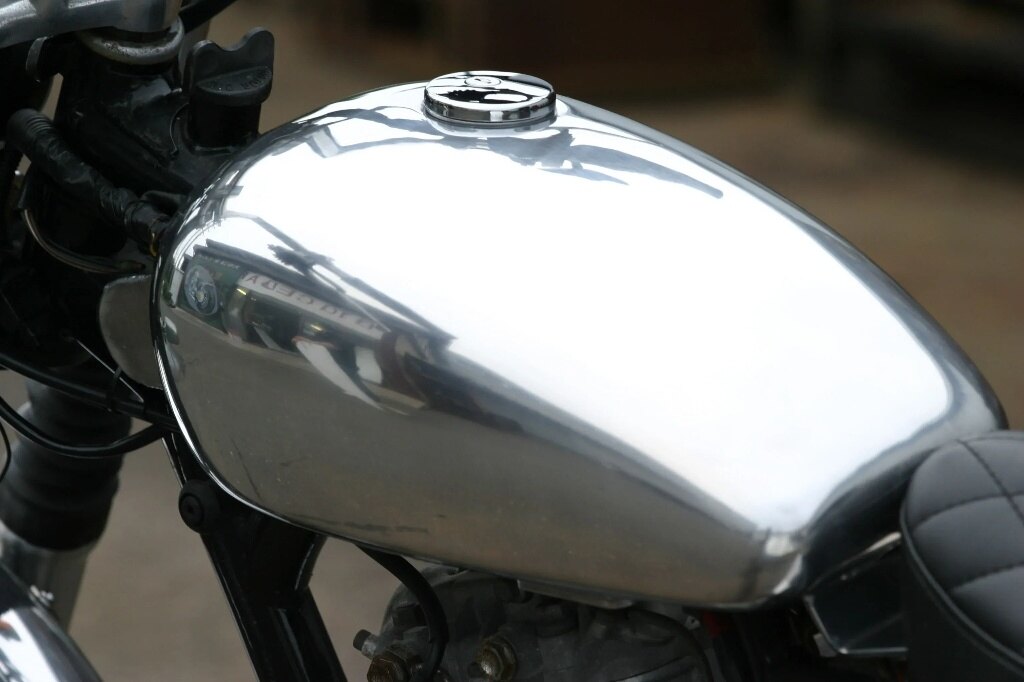 楽天市場】DAYTONA デイトナ ノートンタイプアルミタンク SR400 SR500