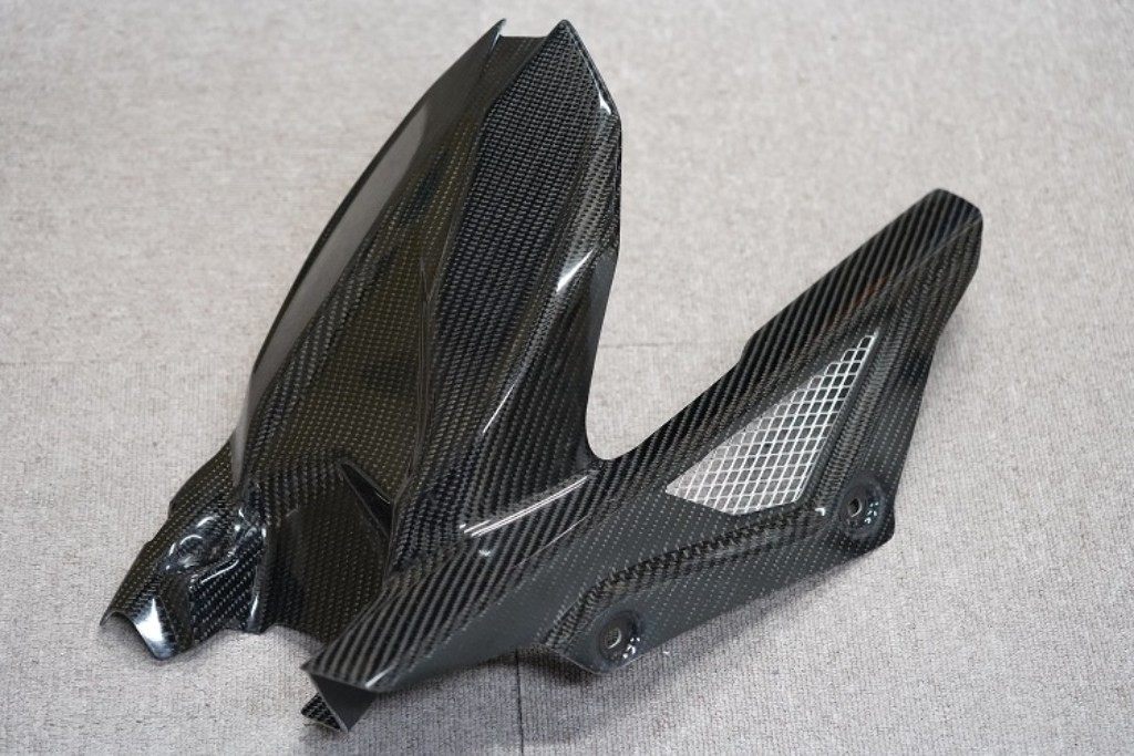 楽天市場】ZX-4R SE/RR 23〜ZX25R/SE 20〜 リアフェンダー HUGGER