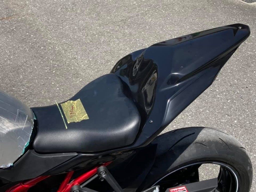 EIGHT(才谷屋) エイト(サイタニヤ) シートカウル／ストリート ZX-4R ZX-4RR KAWASAKI カワサキ シートカウル・テールカウル カウル関連 外装 タイプ：ライムグリーンゲル／純正シート使用タイプ