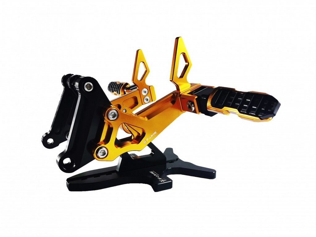 Fakie ファーキー Rear footpegs [リアフットペグ] Z250 Z300 ニンジャ300 ニンジャ250 ABS KAWASAKI カワサキ タンデムステップ・タンデムブラケット ステップ 足回り