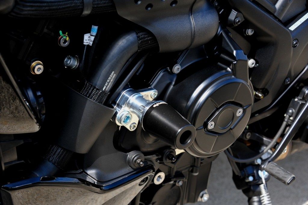 de LIGHT ディライト DVLV4 エンジンスライダーキット DIAVEL V4 DUCATI ドゥカティ エンジンスライダー・フレームスライダー フレーム|ウェビック 店