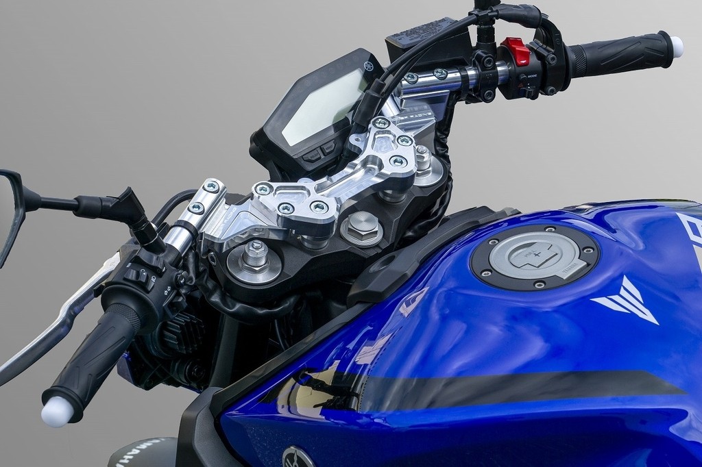 OVER オーヴァー スポーツライディングハンドルキット MT-09 YAMAHA ヤマハ ハンドルキット ハンドル｜ウェビック　店