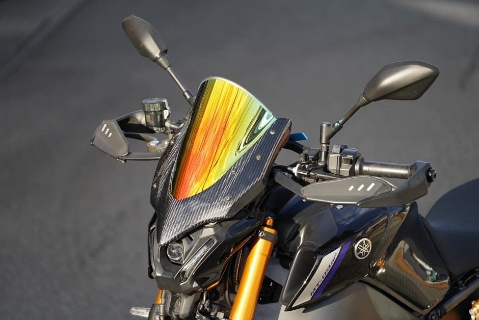 EIGHT(才谷屋):エイト(サイタニヤ)フロントバイザースクリーン　スモーク EIGHT(才谷屋):エイト(サイタニヤ)フロントバイザースクリーン