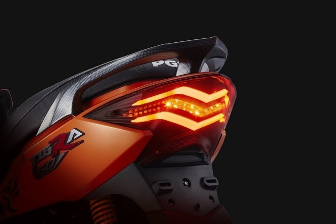 PGO ピージーオー LEDストリップテールランプアッシー TIGRA125 TIGRA150 テールランプ 灯火類 電装系