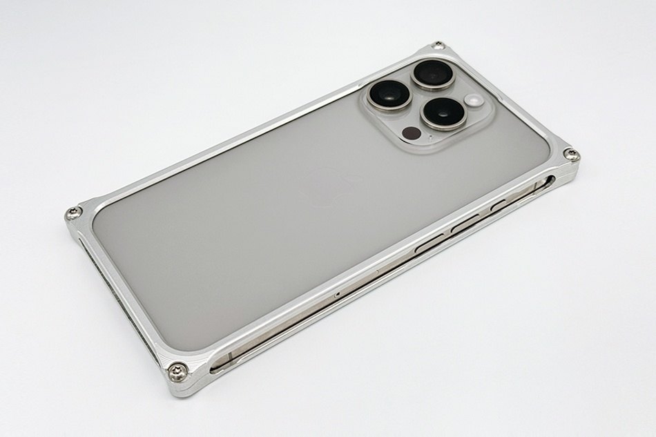 GILD design ギルドデザイン ソリッドバンパー for iPhone15 Pro スマートフォンケース 電子機器類