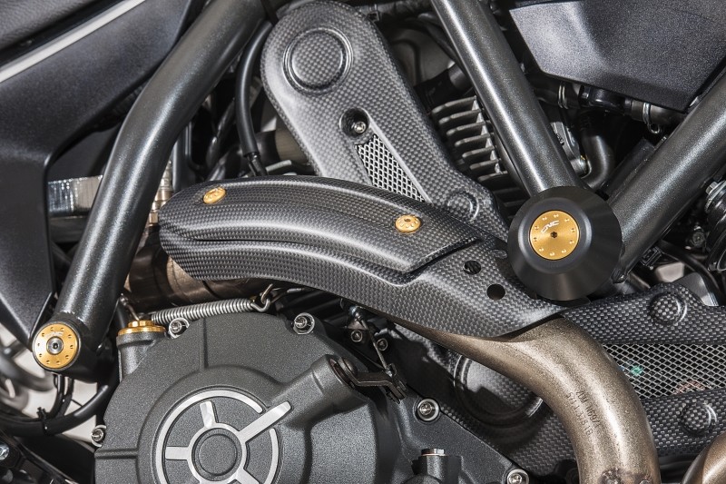 CNC Racing シーエヌシーレーシング エキゾーストパイプヒートガード マットカーボン Scrambler Classic Full Throttle Icon Urban Enduro DUCATI ドゥカティ マフラーガード・ヒートガード マフラー