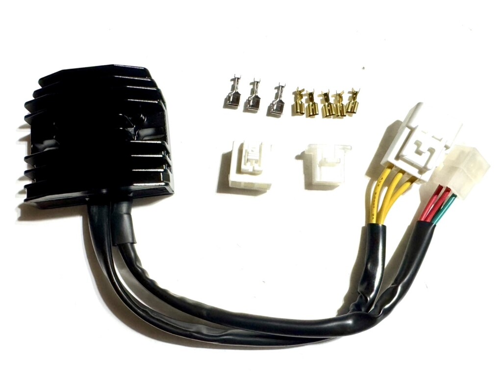 H.Craft Hクラフト VT VF系 対策レギュレータ— VT250F/インテグラ VT250スパーダ VTR250 VTZ250 CBR400R VFR400F VF400 VFR400K/Z VFR400R CB600F NT650Vドゥービル NTV650 VF750 セイバー マグナ VFR750F HONDA ホンダ レギュレーター・レクチファイヤ 電装系|ウェビック 店