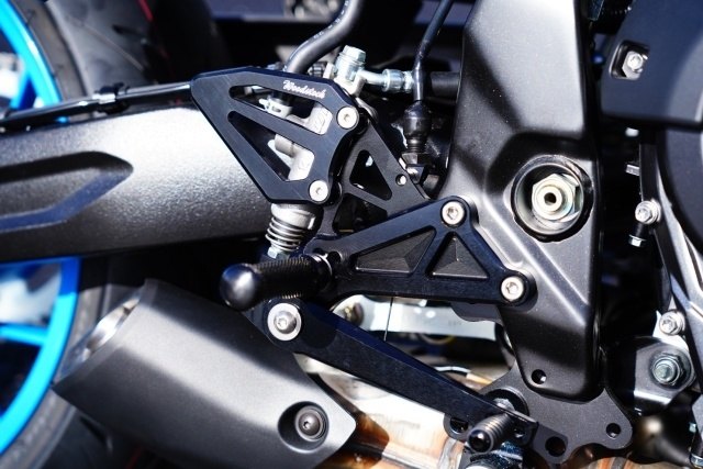 WOODSTOCK ウッドストック バックステップキット GSX-8R SUZUKI スズキ バックステップ ステップ 足回り｜ウェビック　店