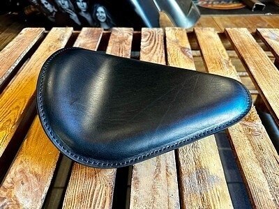 部品屋K&W 【Lucky Custom Leather】TR250専用ソロシートキット リジットタイプ (本革サドルシート) TR250 KAWASAKI カワサキ シート シート関連 外装