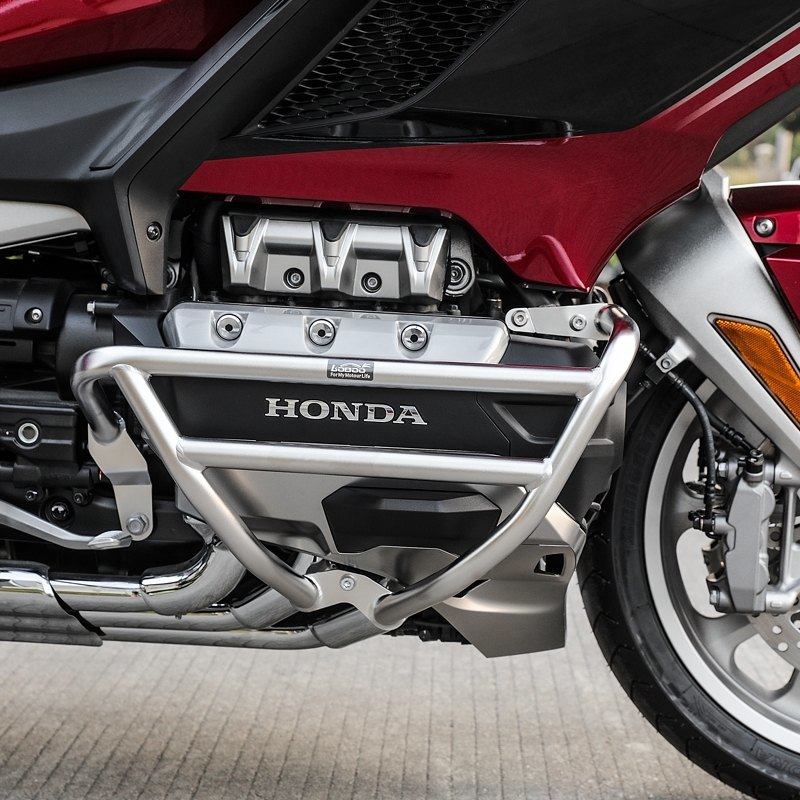LOBOO ロブー クラッシュバー ゴールドウイング HONDA ホンダ エンジンガード フレーム｜ウェビック　店 41,561円