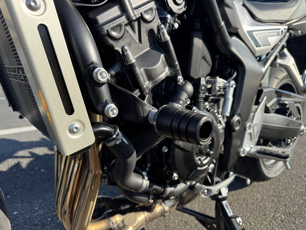 STRIKER ストライカー ガードスライダー CB1000F CB1000HORNET SP HONDA ホンダ エンジンスライダー・フレームスライダー フレーム
