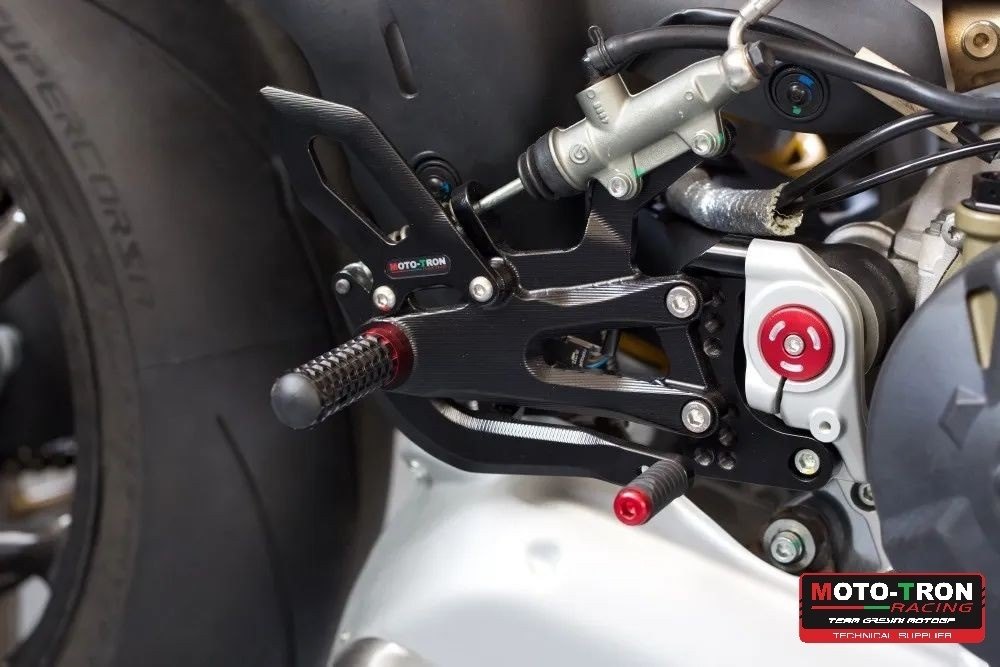 MOTO-TRON RACING モトトロンレーシング バックステップキット STREETFIGHTER V4 S SP SP2 DUCATI ドゥカティ バックステップ ステップ 足回り