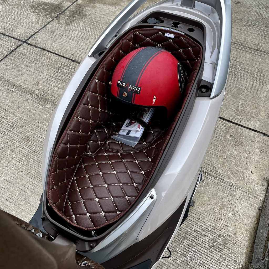 PIGASZO ピガッツォ Under-seat carpet with heat insulation Honda LEAD125 HONDA ホンダ その他シートオプション・補修部品 シート関連 外装 カラー：Oak cream thread