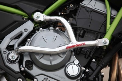 GOLDMEDAL ゴールドメダル スラッシュガード Z650 KAWASAKI カワサキ エンジンガード フレーム｜ウェビック　店