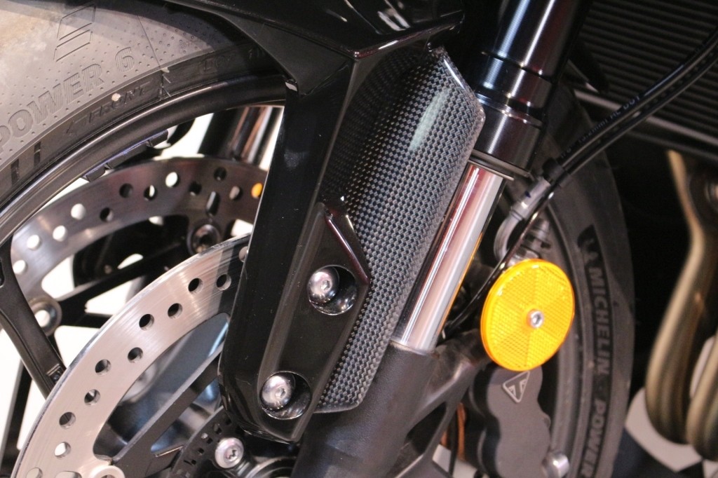 Moto Ace design モトエースデザイン カーボンフロントフォークインナーガード DAYTONA660 TRIUMPH トライアンフ フォークガード 外装