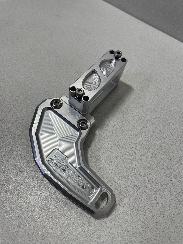 Shenplus シェンプラス GSX-R125専用チェーンガード GSX-R125 GSX-R150 SUZUKI スズキ チェーンガード フレーム