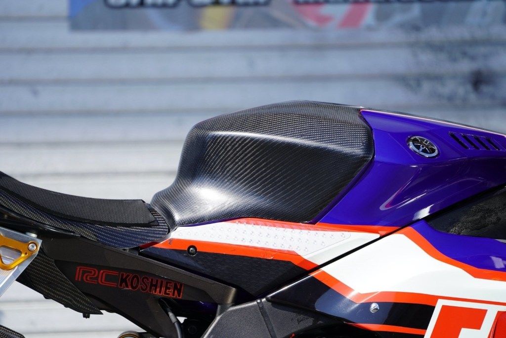 EIGHT(才谷屋) エイト(サイタニヤ) タンクカバー 25ver YZF-R1M YZF-R1 YAMAHA ヤマハ タンク関連 外装 タイプ:黒ゲル|ウェビック 店