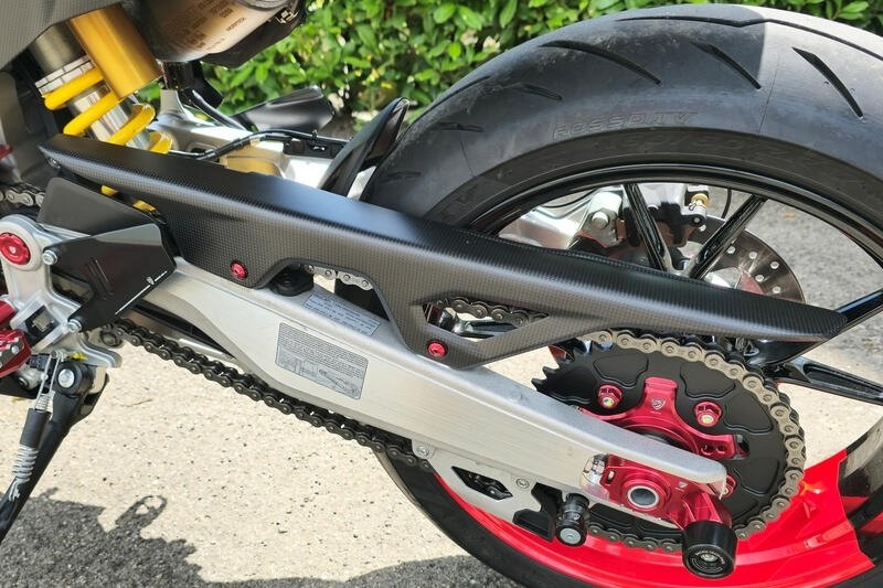 CNC Racing シーエヌシーレーシング 上部チェーンガード HYPERMOTARD698 DUCATI ドゥカティ チェーンガード フレーム