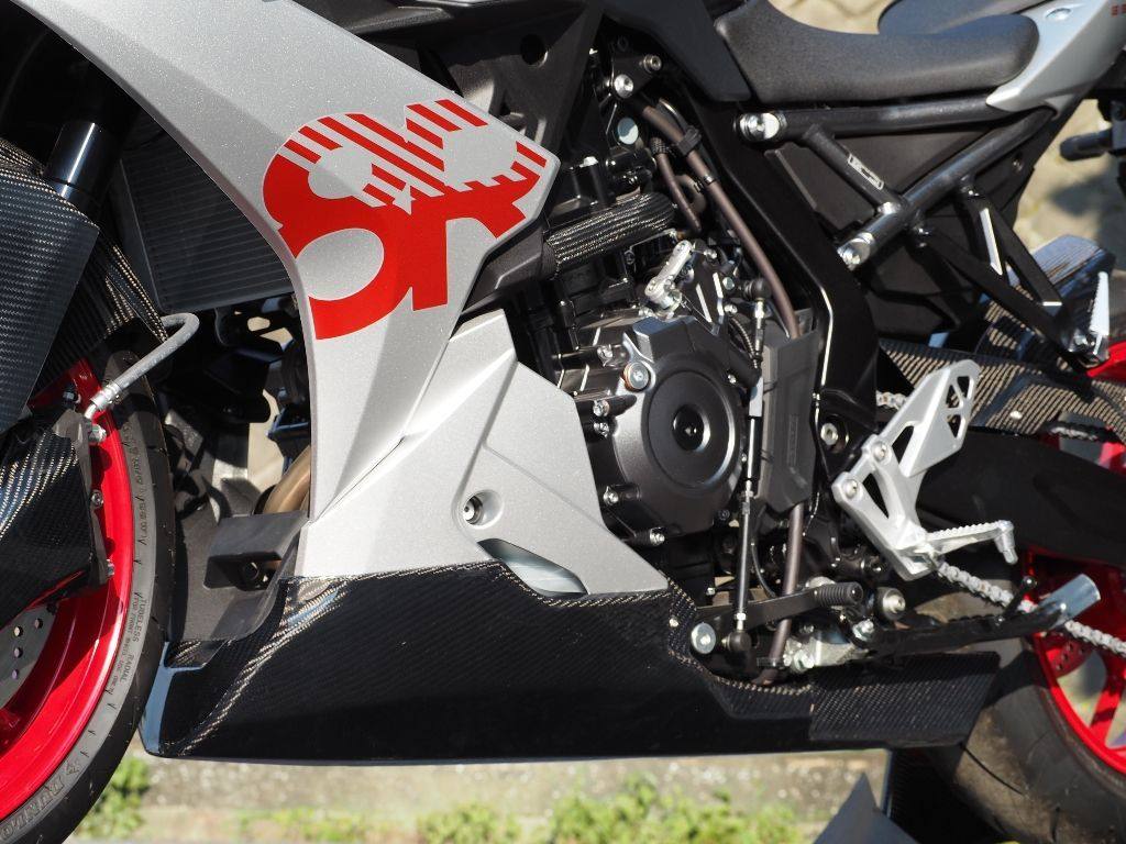Magical Racing マジカルレーシング アンダーカウルトレイ GSX-8R SUZUKI スズキ アンダーカウル カウル関連 外装 タイプ：FRP製・黒 / MagiVeilセラミックコーティング：あり
