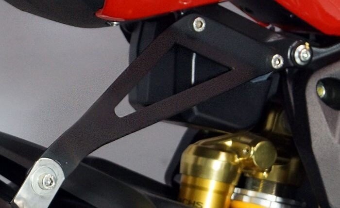 BODIS ボディス Exhaust bracket，Aluminium Black Powder-Coated フェンダーレスキット フェンダー関連 外装 12,020円