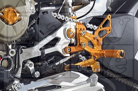 BABYFACE ベビーフェイス パフォーマンスステップキット StreetFighterV4 DUCATI ドゥカティ バックステップ ステップ 足回り｜ウェビック　店