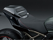 SUZUKI スズキ シングルシートカウル GSX-8T GSX-8TT シート関連 外装