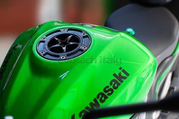 EVOTECH エボテック Fuel Cap， Black ガソリンタンクキャップボルト タンク関連 外装